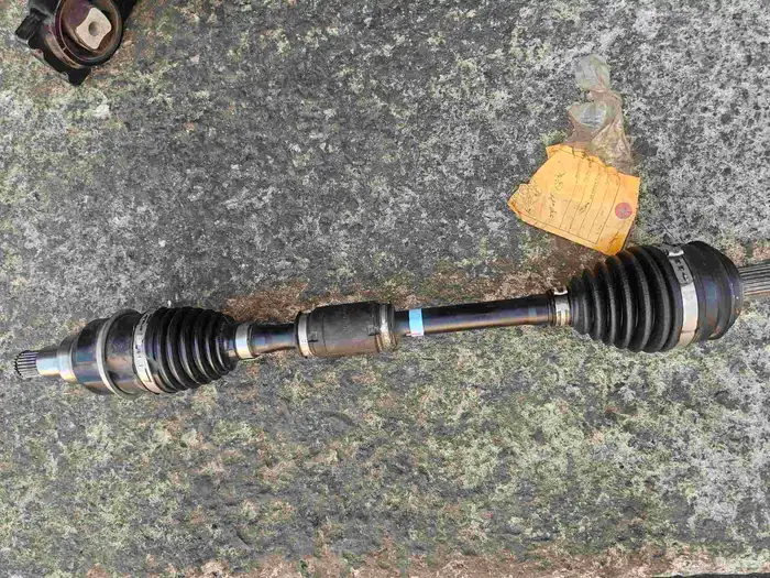 قطع غيار يارس 2023 - 2024 عكوس و مقصات و مساعدات و كراسي 3