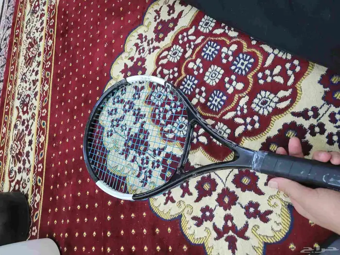 مضرب تنس من ويلسون اصلي. الثاني مضرب تنس من ماركة كيبل اص 1