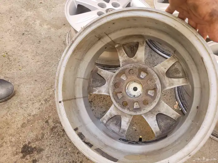 جنوط كامري كروم الأصلي وكاله مقاس 15 موديل 2005 7