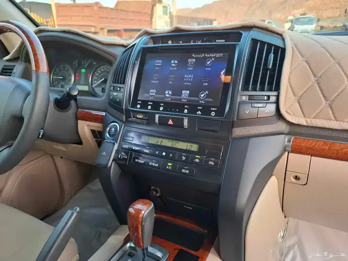 لاندكروزر 2015 وكاله قمة في النظافة 25