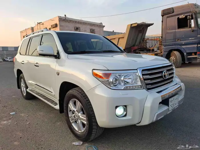 لاندكروزر 2015 وكاله قمة في النظافة 3