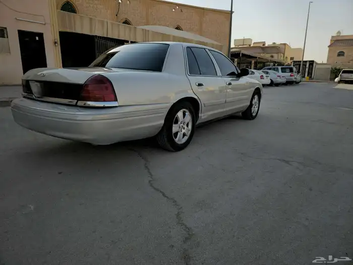 فورد فكتوريا 2011 4