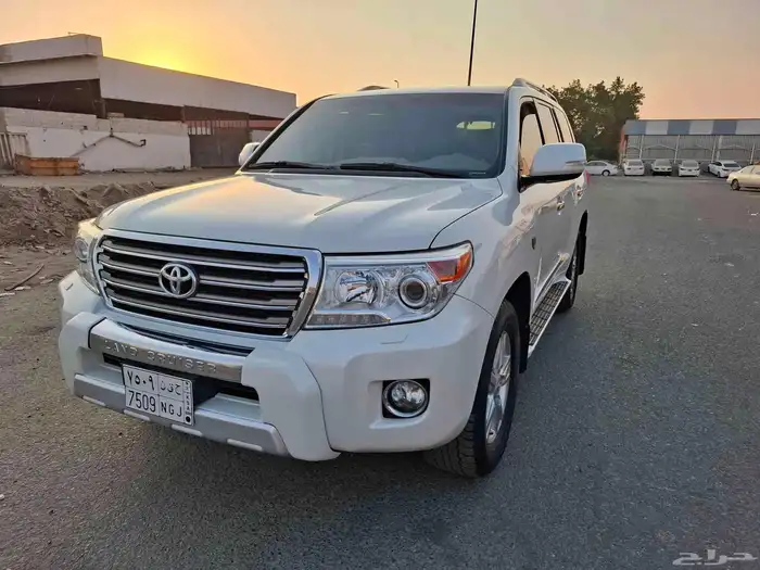 لاندكروزر 2015 وكاله قمة في النظافة 22