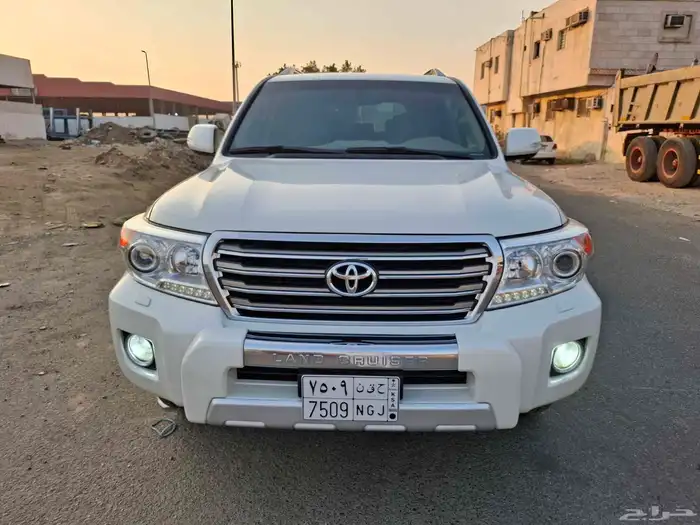 لاندكروزر 2015 وكاله قمة في النظافة 19