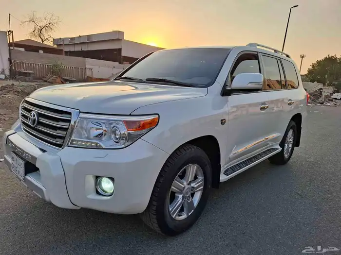 لاندكروزر 2015 وكاله قمة في النظافة 17