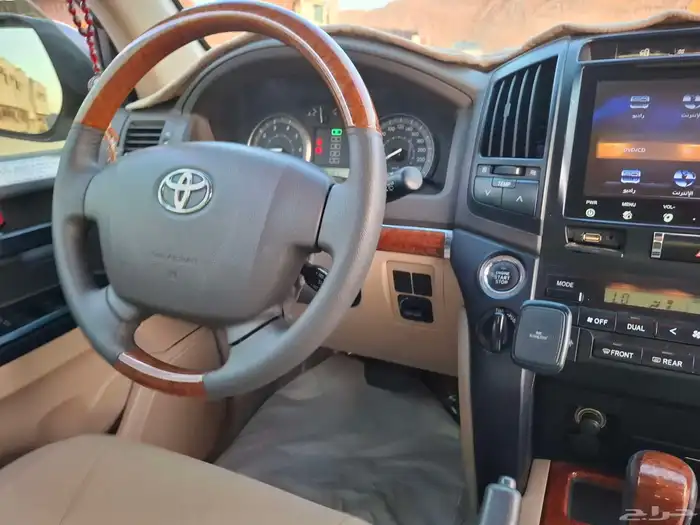 لاندكروزر 2015 وكاله قمة في النظافة 24