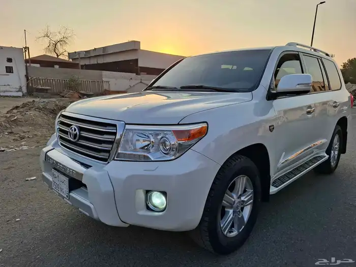 لاندكروزر 2015 وكاله قمة في النظافة 16