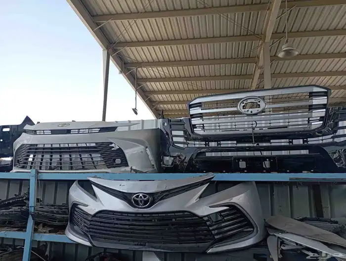 (جيب لاندكروزر) ( كامري)( رافور )( كرولا )2018-2024 0