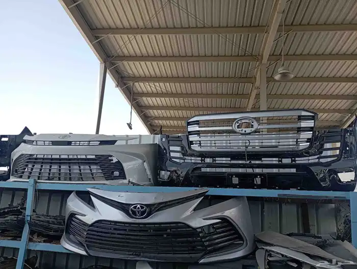 (جيب لاندكروزر) ( كامري)( رافور )( كرولا )2018-2024 1