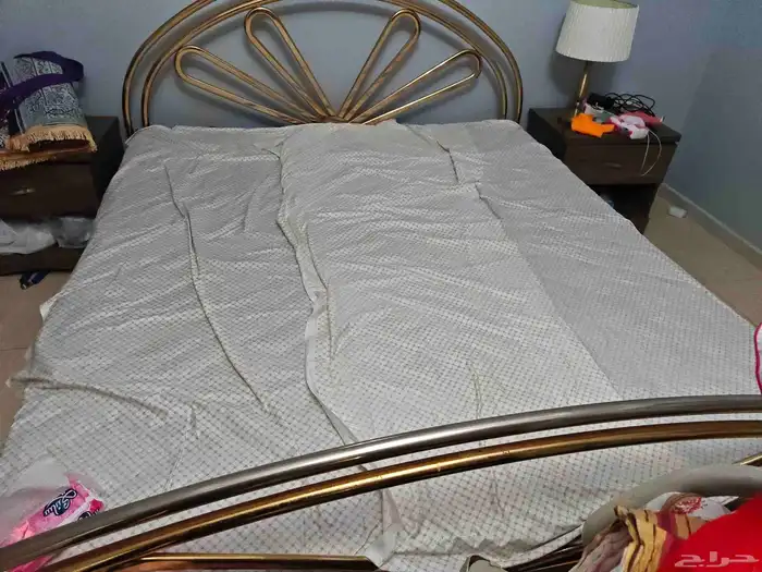 سرير نفرين للبيع مع الطراحه 0