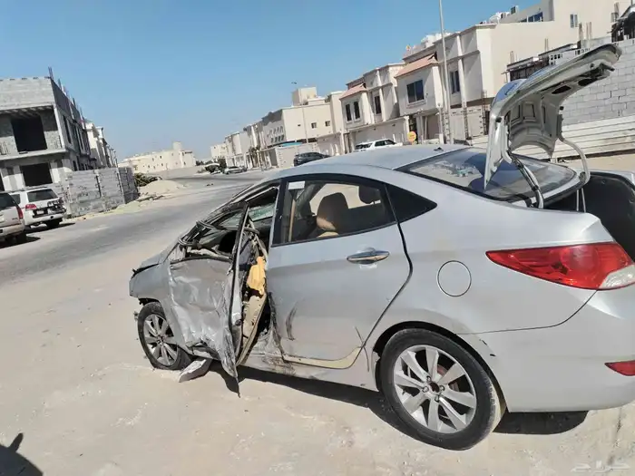 للبيع سياره اكسنت موديل 2014 0