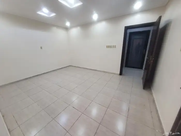 للايجار شقه ارضيه فى حى الفيحاء بالدمام عوائل فقط 1