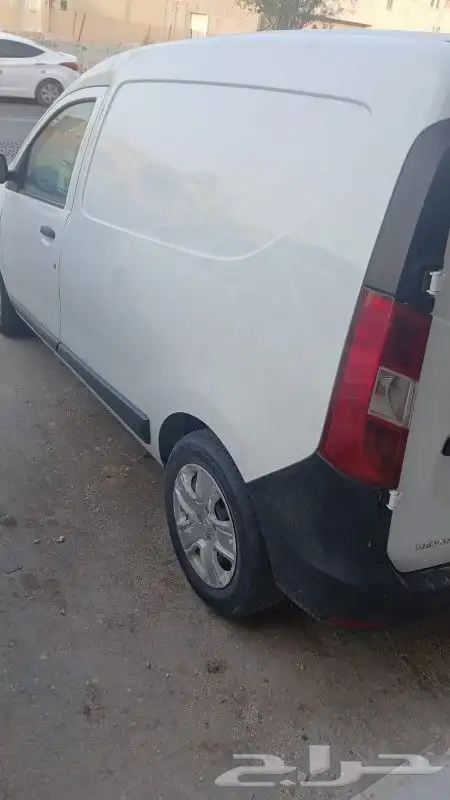 للايجار مع السائق فقط مع السائق فقط باص رينو نقل بضائع 1