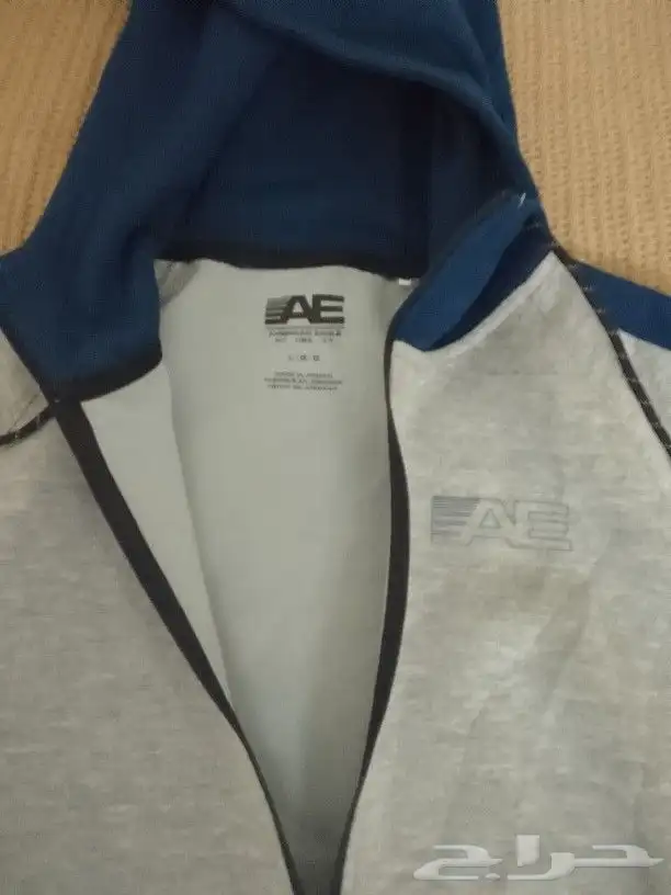 شوز اديداس مقاس 41نظيف جدا و بلوفر كحلي مقاس L وبلوفر اسود م 8