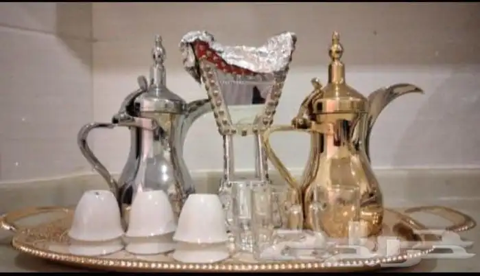 قهوجي وصبابين كراسي وطاولات 6