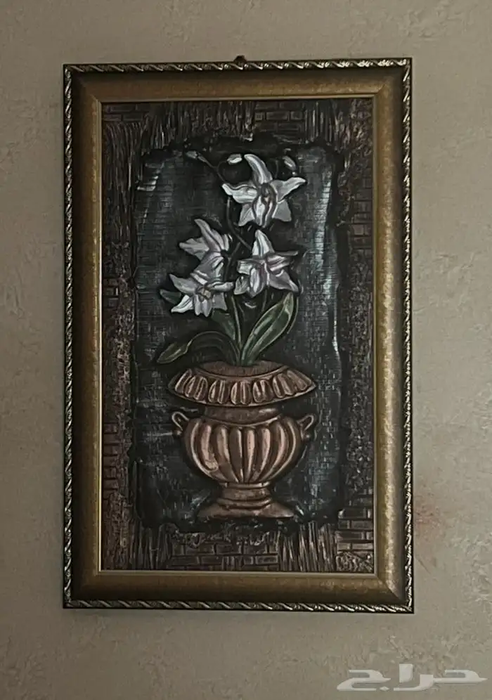 اغراض منها قفازات ملاكمة وبرميل بلاستك للملكمة وهم جدد . 6