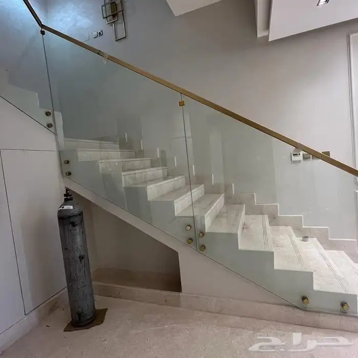 زجاج والمنيوم 6