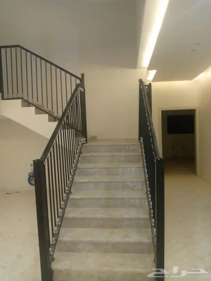 حداد مظلات والسواتر ومستودعات 6