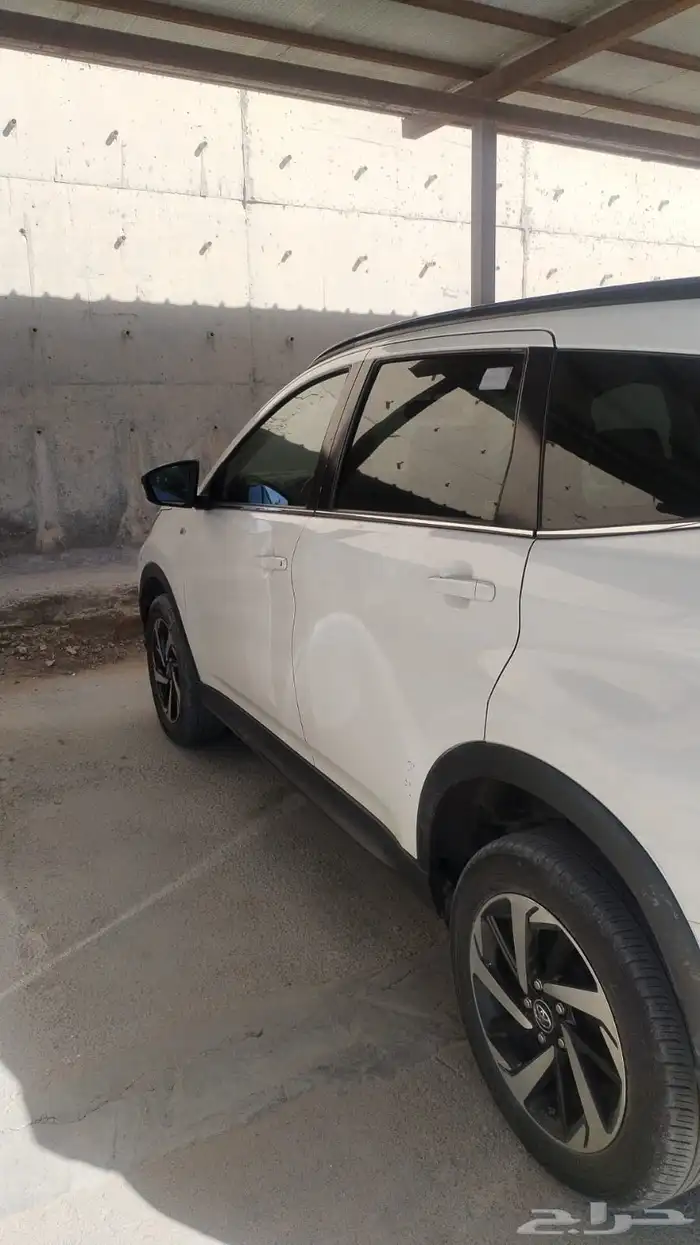 سواق شهري بالرياض توصيل موظفات ومعلمات شهري 1