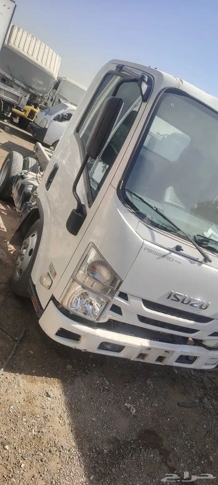 دينا ايسوزو NKR موديل 2022 قلاب تشليح قطع غيار فقط 3