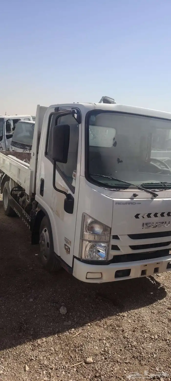 دينا ايسوزو NKR موديل 2022 قلاب تشليح قطع غيار فقط 5