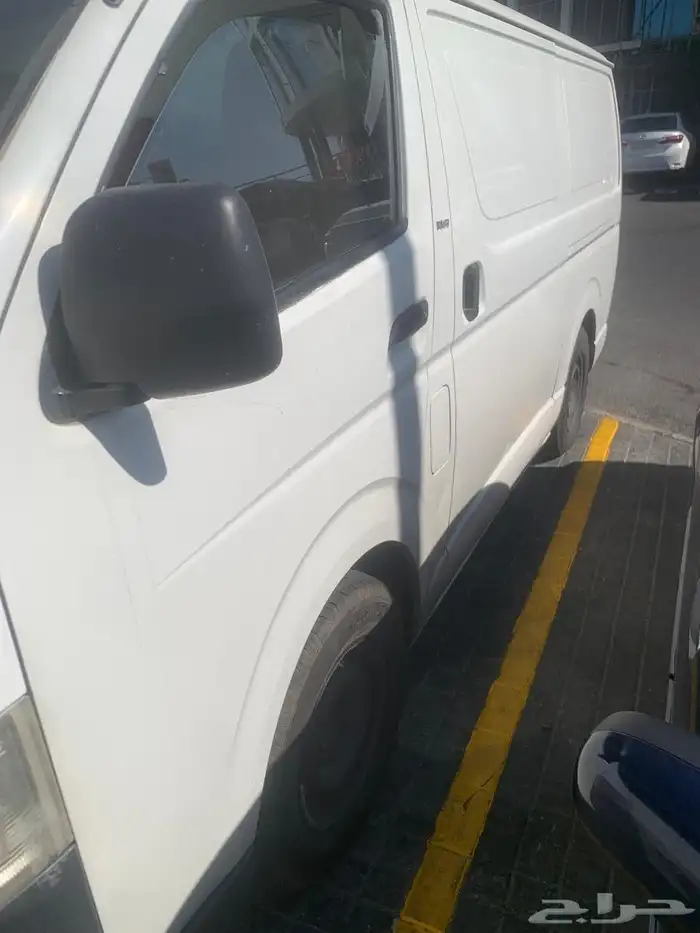 باص تويوتا هايس بضاعه و ثلاجه 2010 للبيع 3