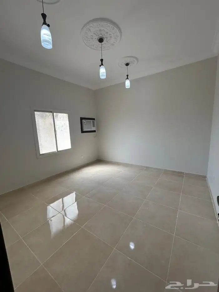 شقة للايجار 5 غرف مكيفات راكبة _ حي الفلاح مع الحمدانية 3