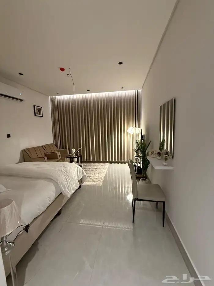 استوديو موثث جديد في الحمراء 0