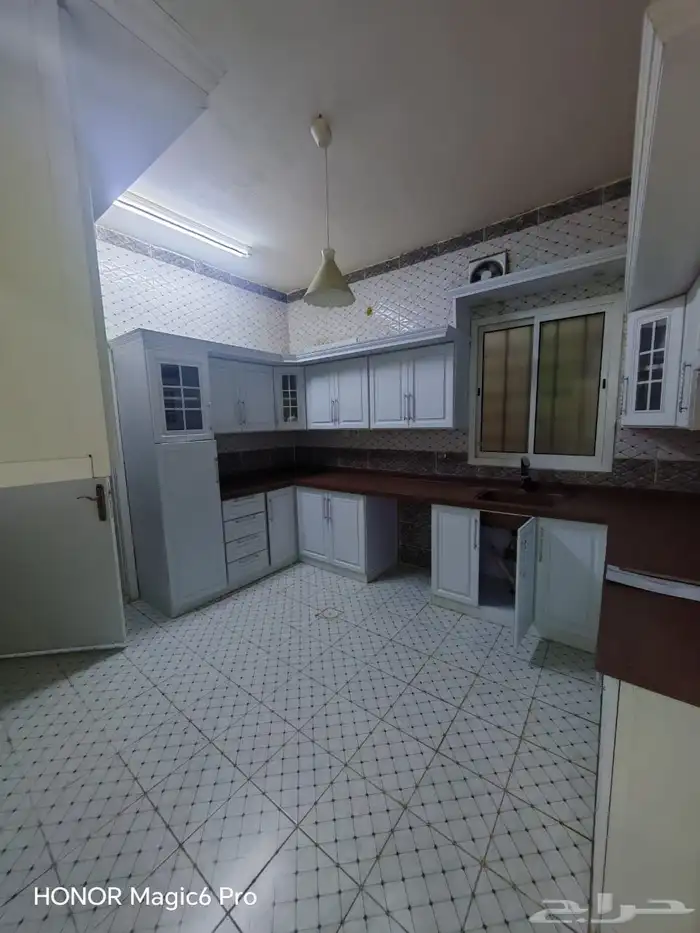 شقه للايجار حي الرمال 6