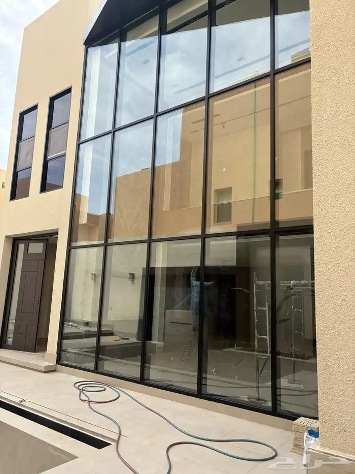 زجاج والمنيوم 3