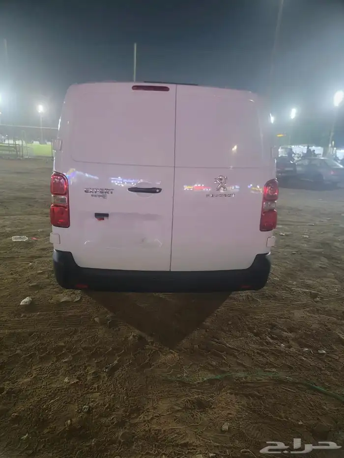 باص بيجو اكسبرت 2022 4