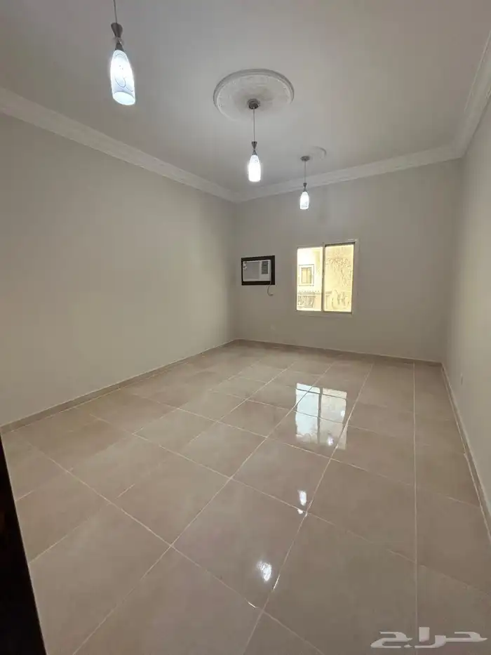 شقة للايجار 5 غرف مكيفات راكبة _ حي الفلاح مع الحمدانية 9