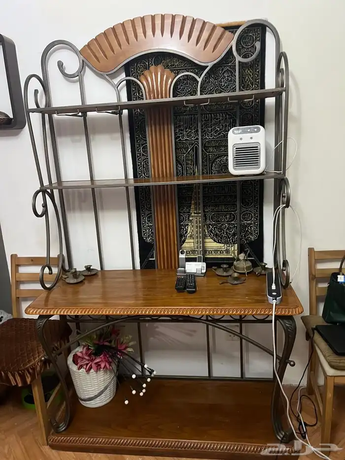 طاولة خشب سويدي مع اربع كراسي وبوفيه 0