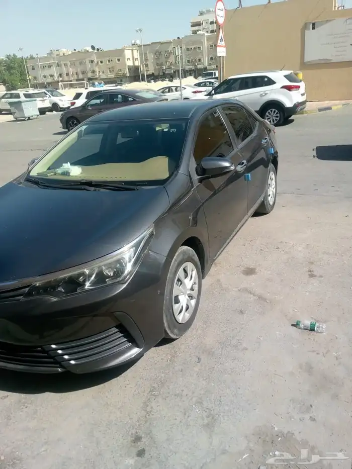 سياره تويوتا كورولا للبيع 3