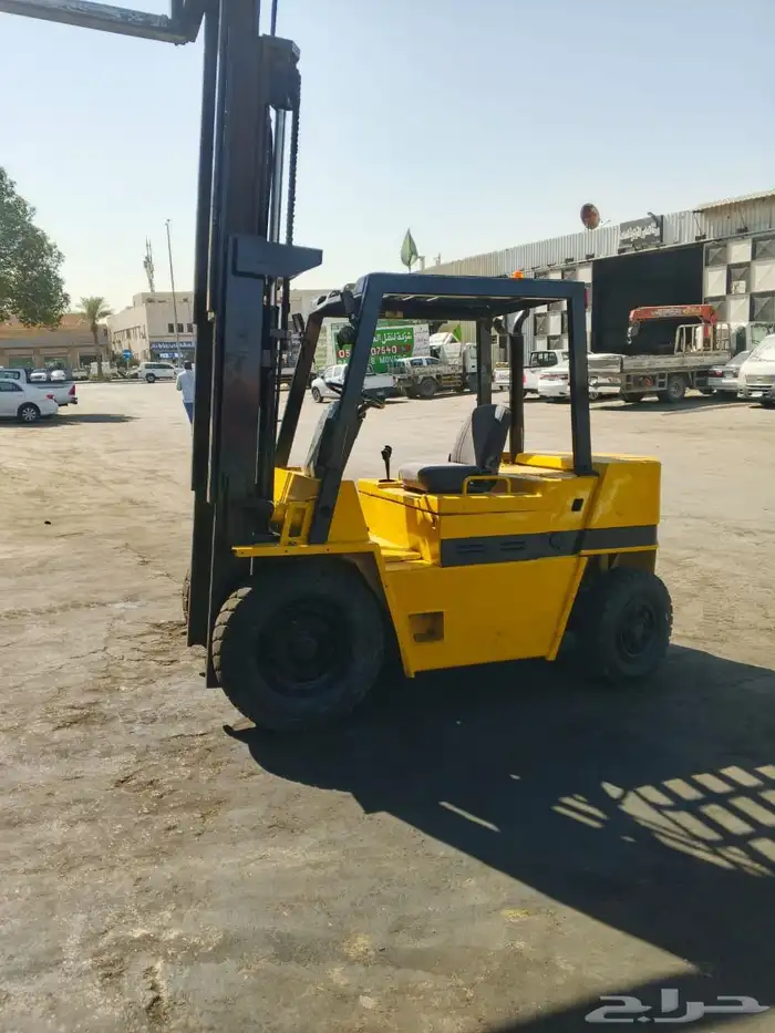فوركلفت للبيع 3طن كتر موديل 2008 بوم طويل قصير 3حركات 1