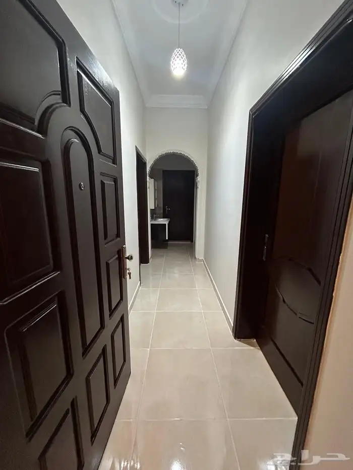 شقة للايجار 5 غرف مكيفات راكبة _ حي الفلاح مع الحمدانية 13