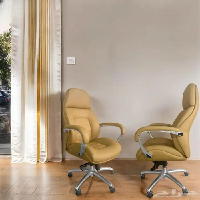 طاولة مكتب مع كراسي بسعر مخفض  الألوان متاحةlable 32