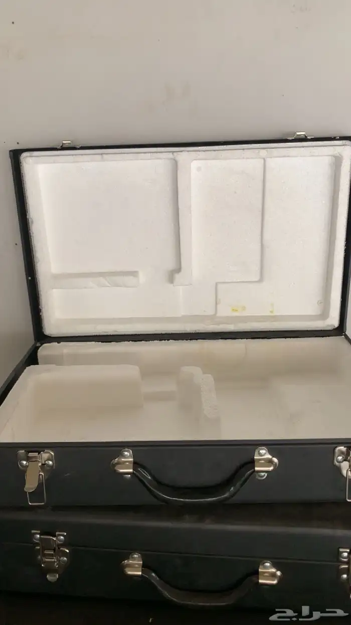 شنطة حديد خفيف فرغها للبيع 2