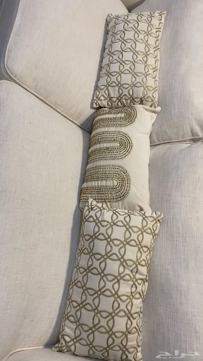 مجموعة كوشين ( مخدات او مساند مجلس ) نظيفة جدا جدا 0