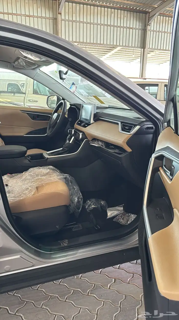 تويوتا راف فور LE بدون دبل بنزين 2025 8