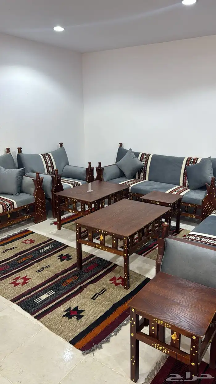 للتقبيل محل شاي 8