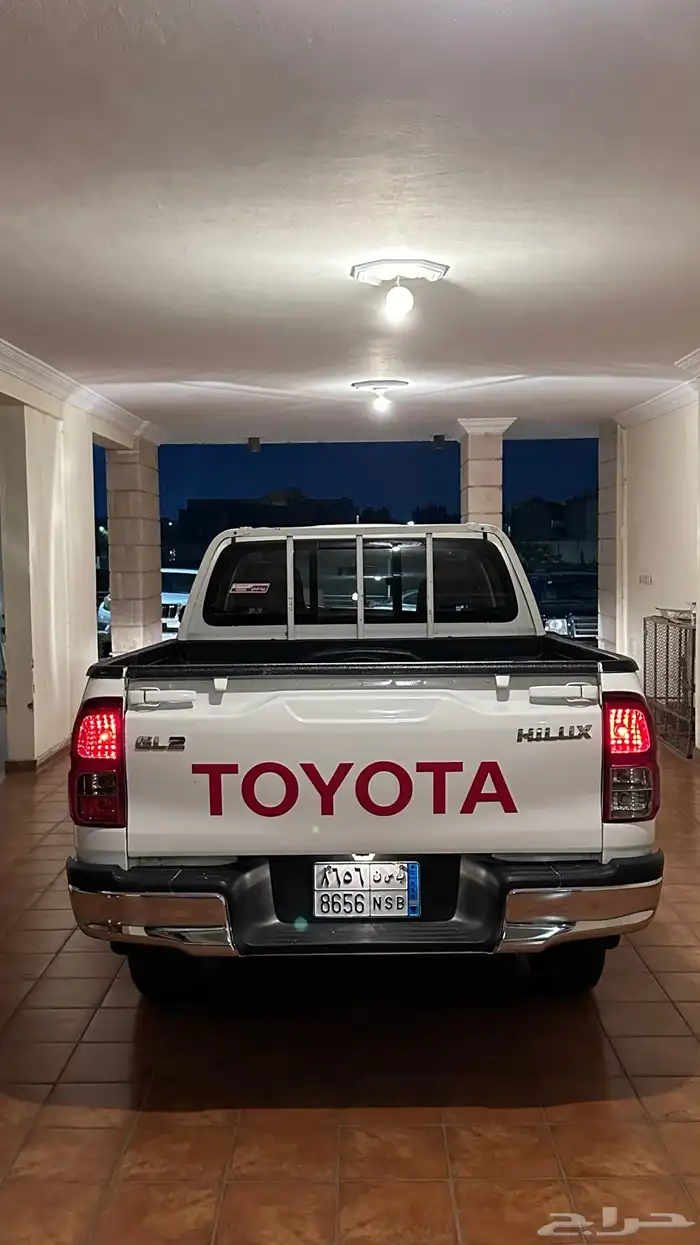 هايلوكس غمارتين بنزين دبل 2022 7