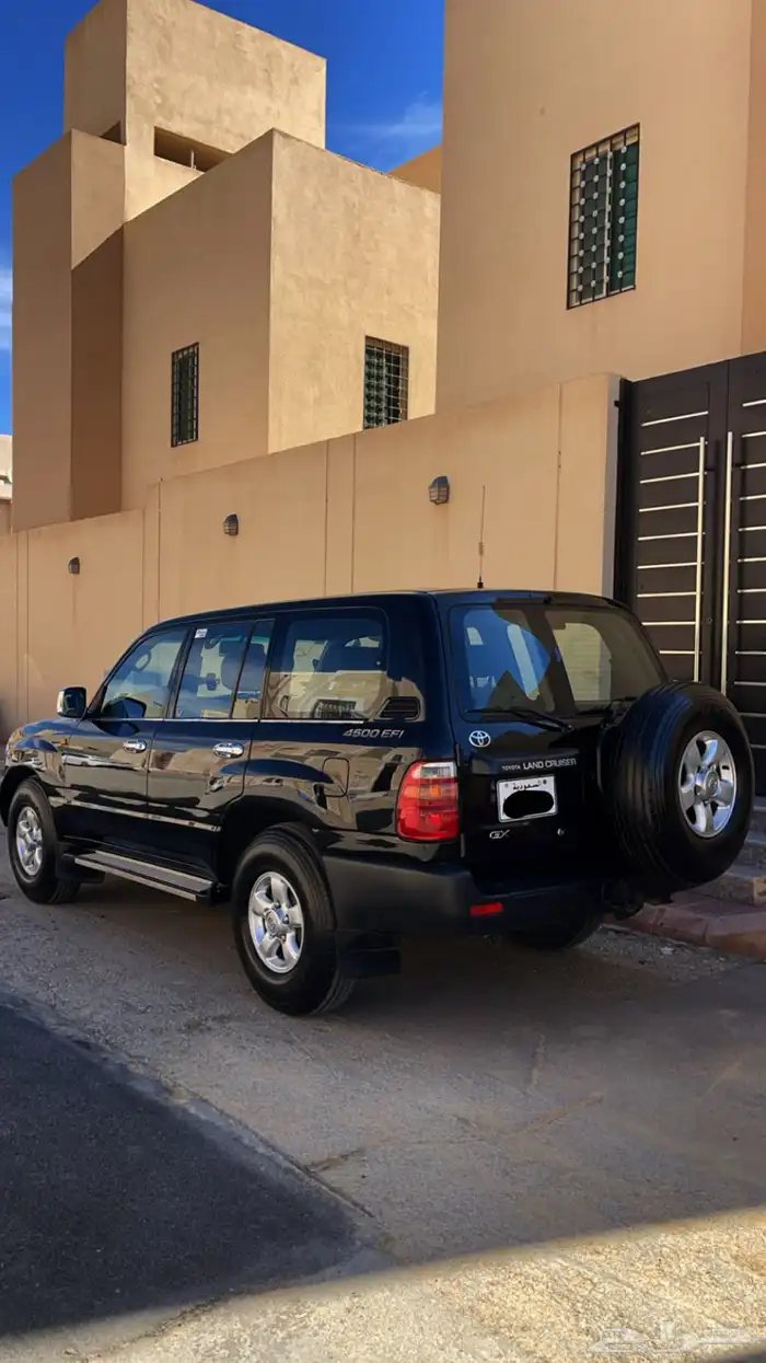 لاندكروزر مديل 2000 الون اسود 0