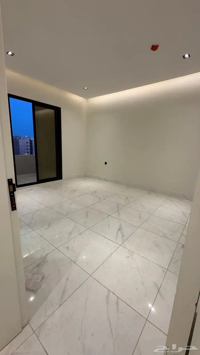 إعلان شقة للإيجار   حي الحمراء  الخبر 9