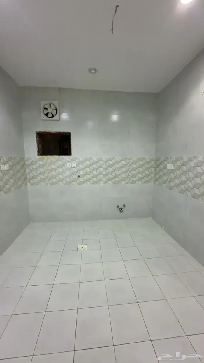 شقه 3 غرف وصاله ودورتين مياه وغرفة غسيل بحي الصالحية بجدة 8