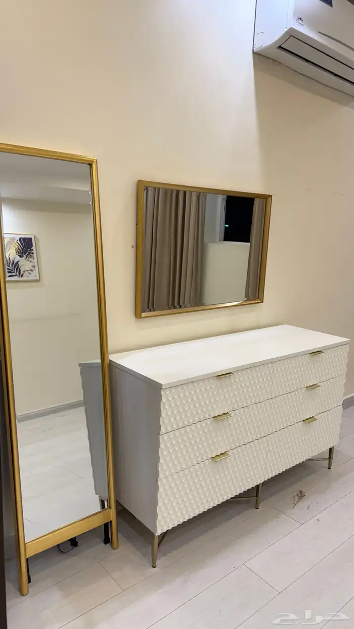 غرفة نوم متكامله مع أبجورتين ومرايتين من شفنيره وكومدنتين 0