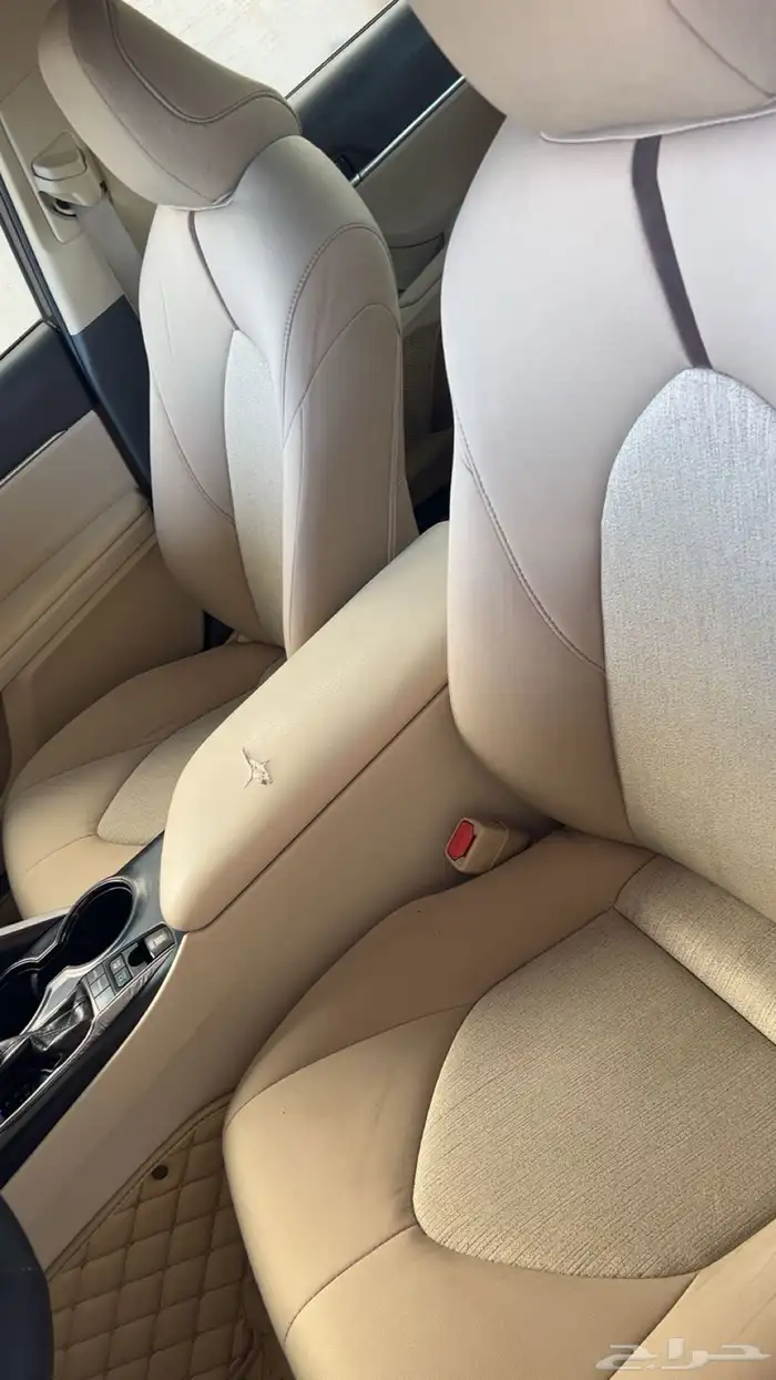 كامري هايبرد اللون ذهبي شبه الجديده 30