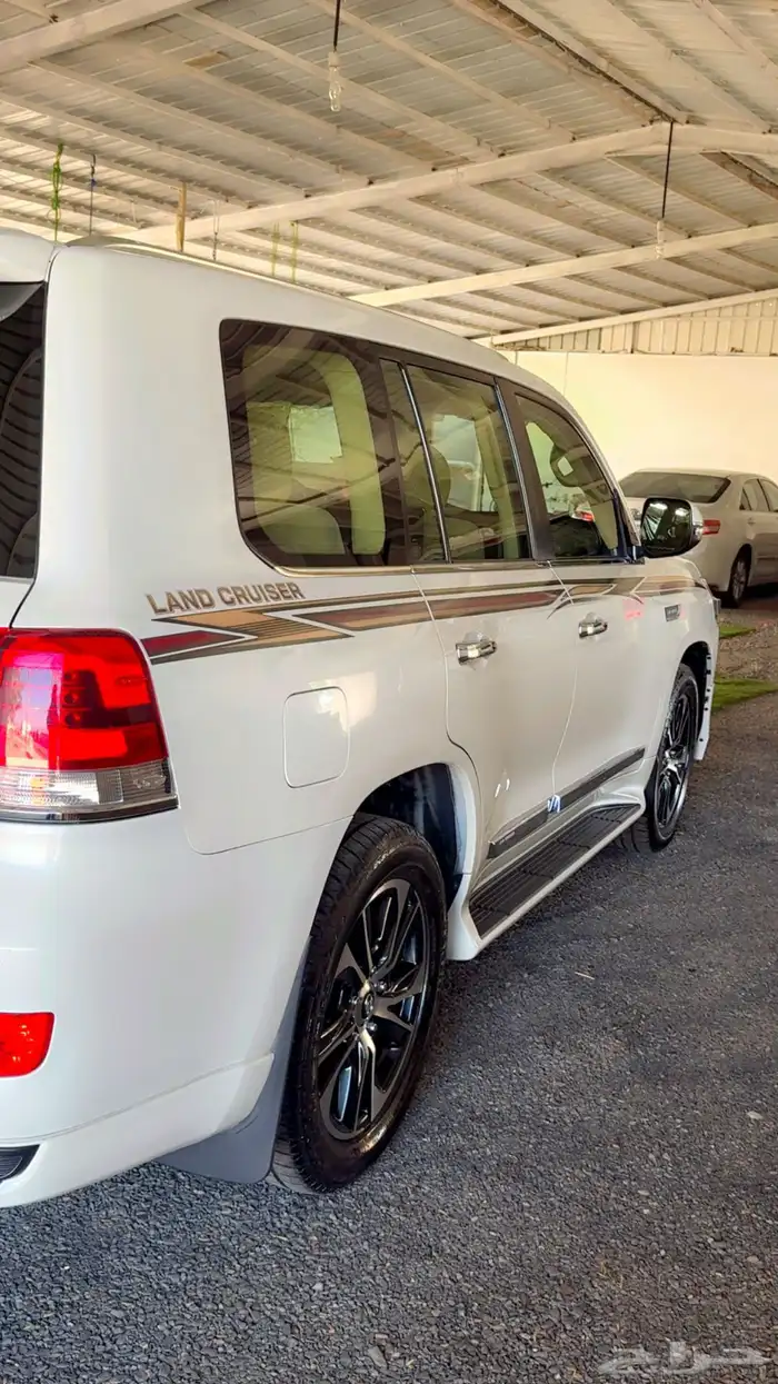 لاندكروزر موديل 2016 جي اكس آر 5