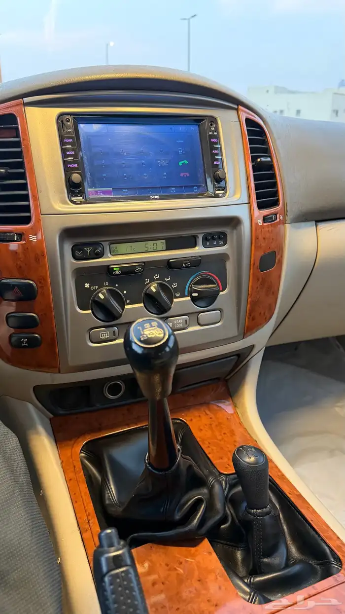 لاندكروزر جي اكس ار 13