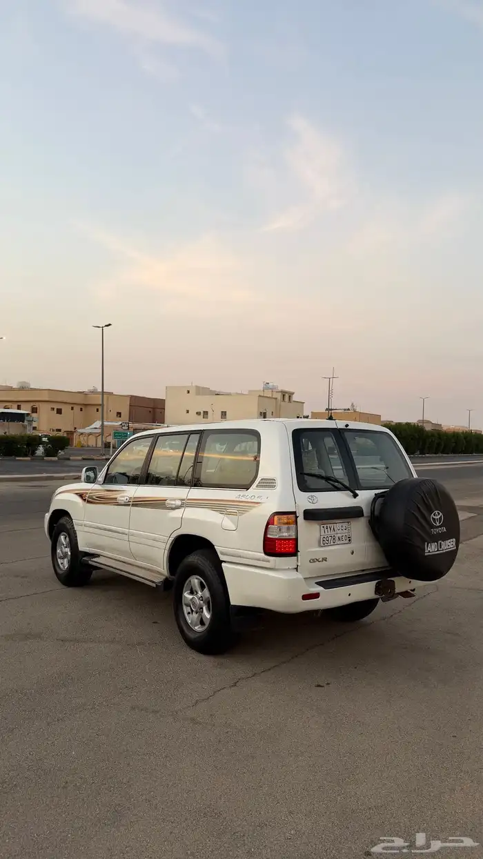 لاندكروزر جي اكس ار 4